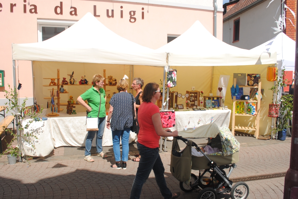(c) Mainz-Bretzenheim.de K�nstlermarkt